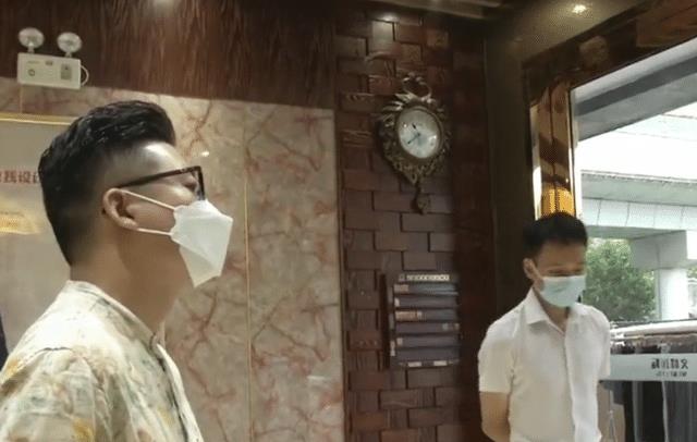 男子在理发店充值2万,消费却只能现金支付,理发店:不是我的错