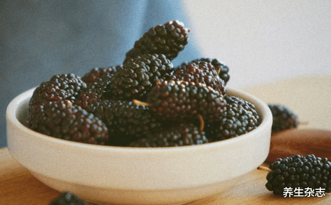 失眠|经常失眠是肝火旺吗？医生提醒：坚持3件事，或能降肝火稳情绪