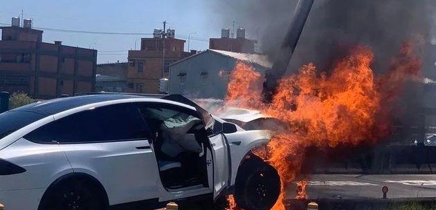 林志颖|林志颖晒牵儿子看海照，12年对比感慨时光如梭