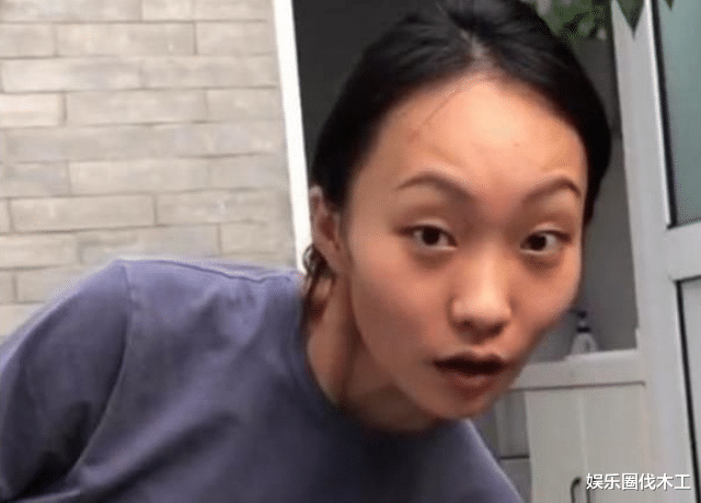 邵雨轩|网红“疯产姐妹”邵雨轩,小时候照片曝光,网友:发际线逆生长了