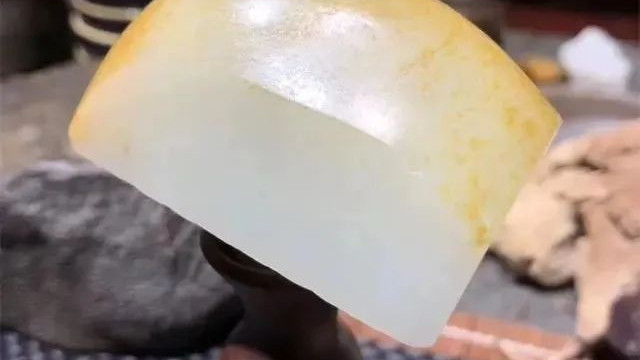 文玩|一刀穷一刀富，玩和田玉\切料\的几点建议！