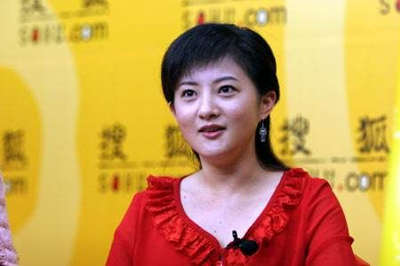 金铭|她是最小的“琼女郎”，出道就是巅峰，如今40多岁依旧孤身一人