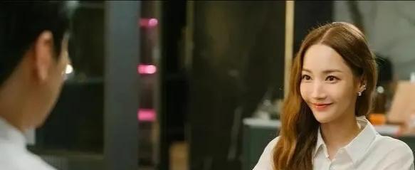 |30岁不到却离婚12次,她是为了什么?