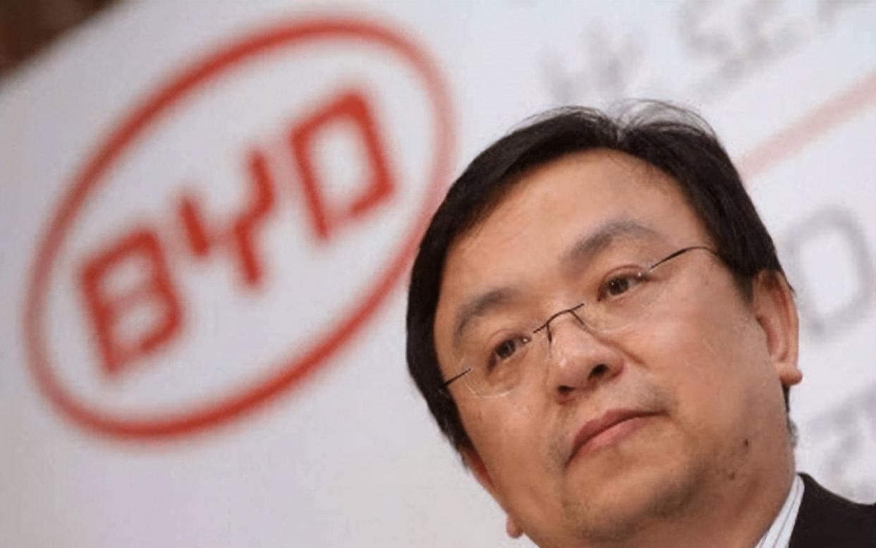 比亚迪王传福：父母双亡，嫂子卖嫁妆养他，现百亿身家报答兄嫂
