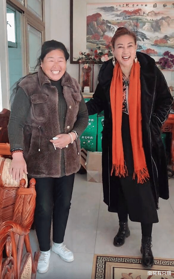 朱之文|大衣哥看走眼了?朱小伟丈母娘罕见露脸,网友:看面相就不是好人