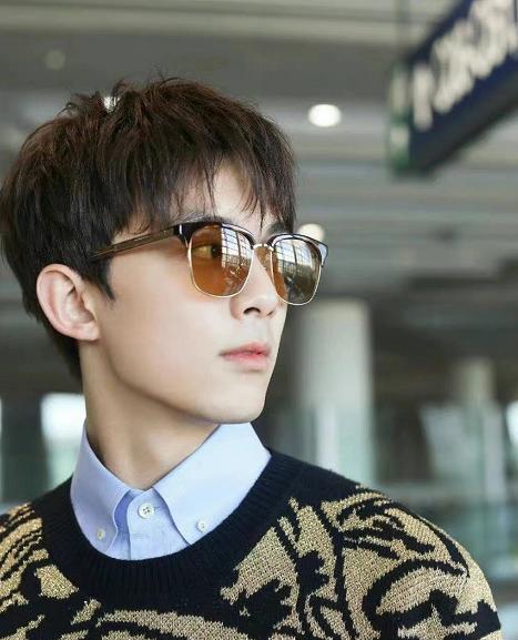 万茜|向涵之再惹争议，发文质问演员为何不能谈恋爱，并怒怼网友让其滚