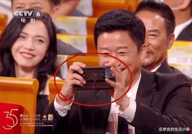 吴京|吴京身上2个疑点:拇指断了一节,“战狼”代言国产手机却用苹果,该骂吗