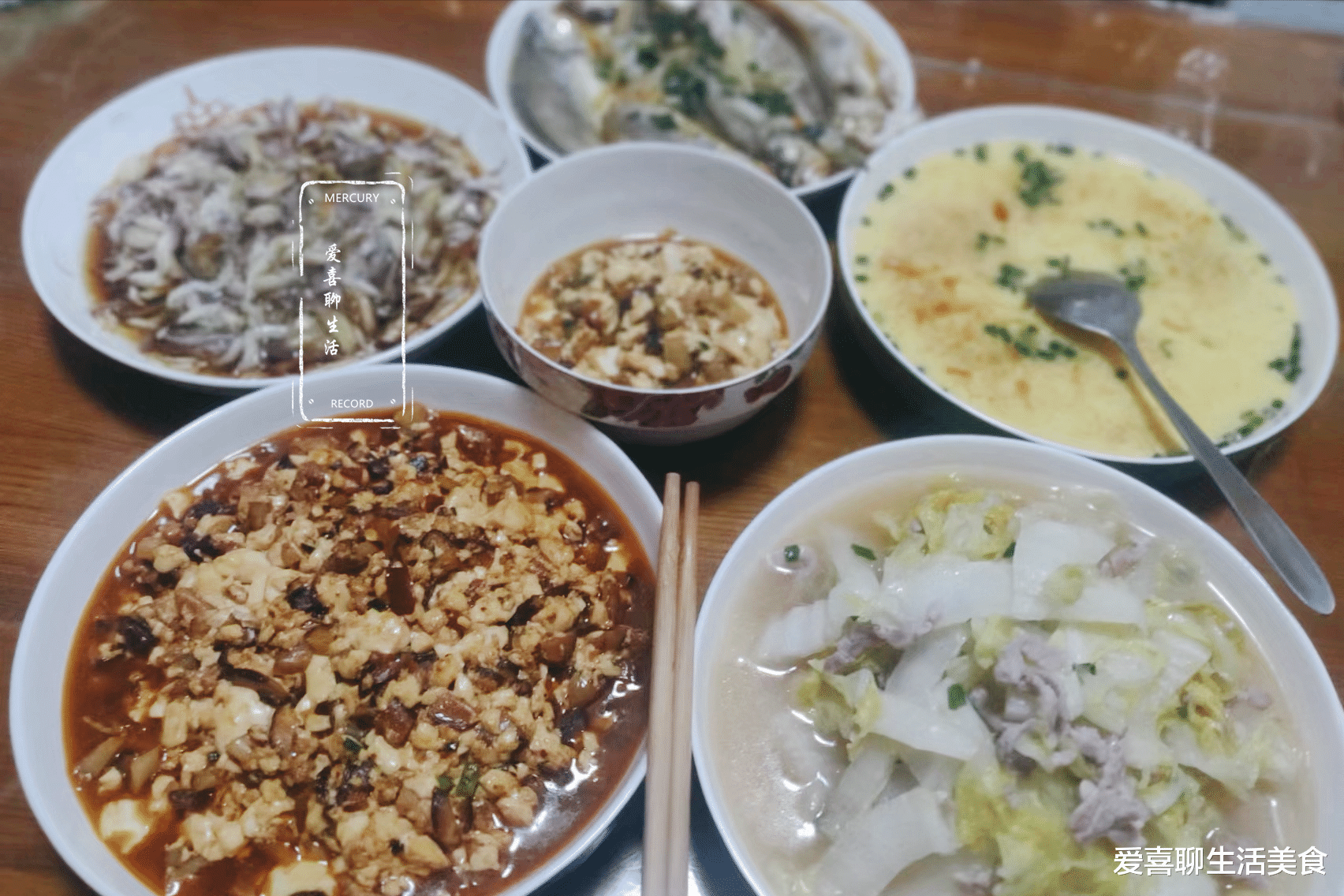 江苏女孩晒爸爸做饭与妈妈做饭对比走红,网友:同款父母,太真实!