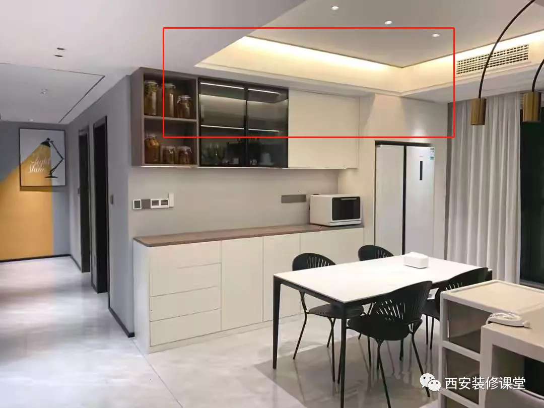 餐厅柜和冰箱,怎么做不会很突兀?