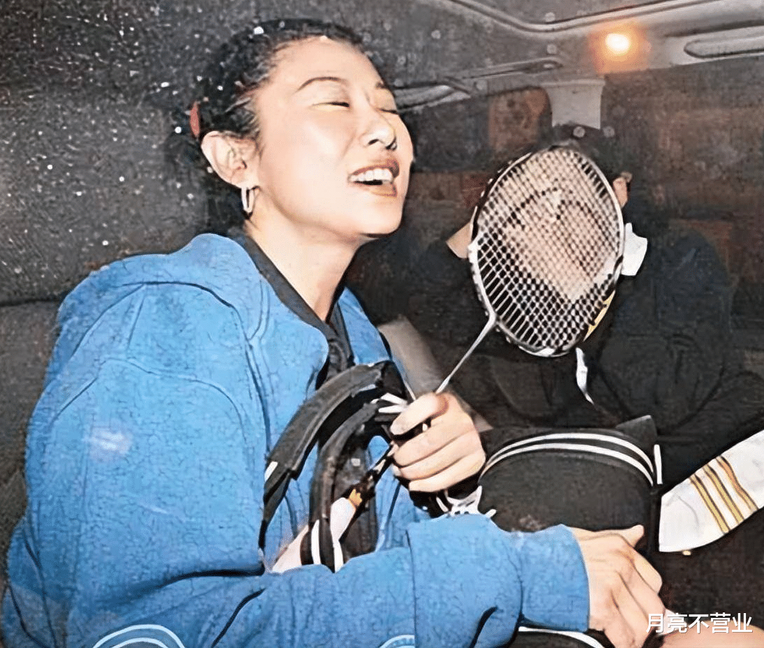 |64岁朱玲玲现身为叶倩文庆生,体态雍容华贵,神仙友情惹人羡慕