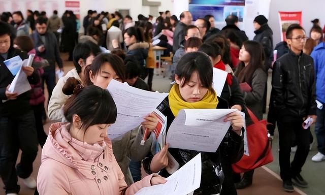 大学生|社招和校招的差别有哪些？别等吃亏了才后悔，22届毕业生提前了解