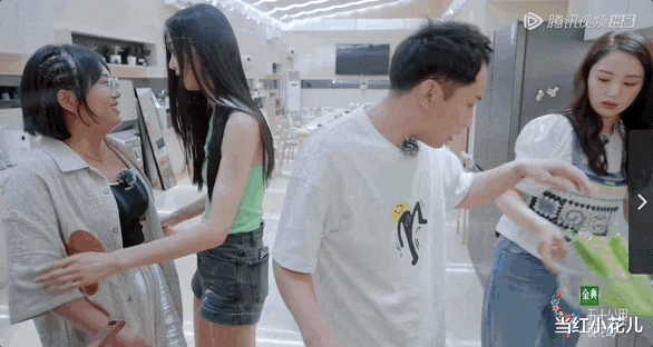 贾玲 男明星抱不动女星，还反怪对方吃太多？