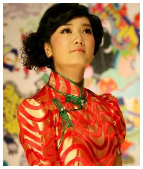 玲花和曾毅的关系，早已经超越友谊，让人羡慕