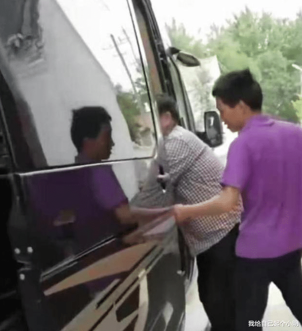 朱之文|大衣哥不再低调,出入百万房车代步,豪气不输一线歌手