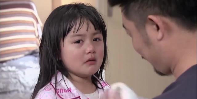 “妈,你虐待我24年,一定很爱弟弟吧!”生完儿子,女儿就成了草