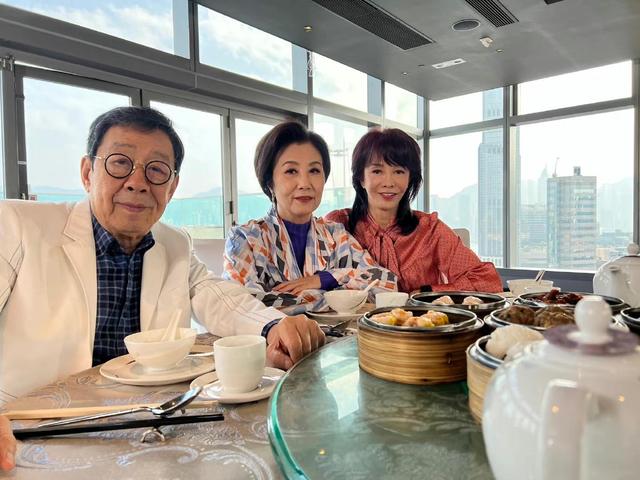 郑裕玲|郑裕玲被传将约满离巢TVB，结束40年宾主关系