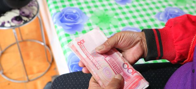 农村生活越来越好,近年来却出现4个怪象,是什么原因造成的?
