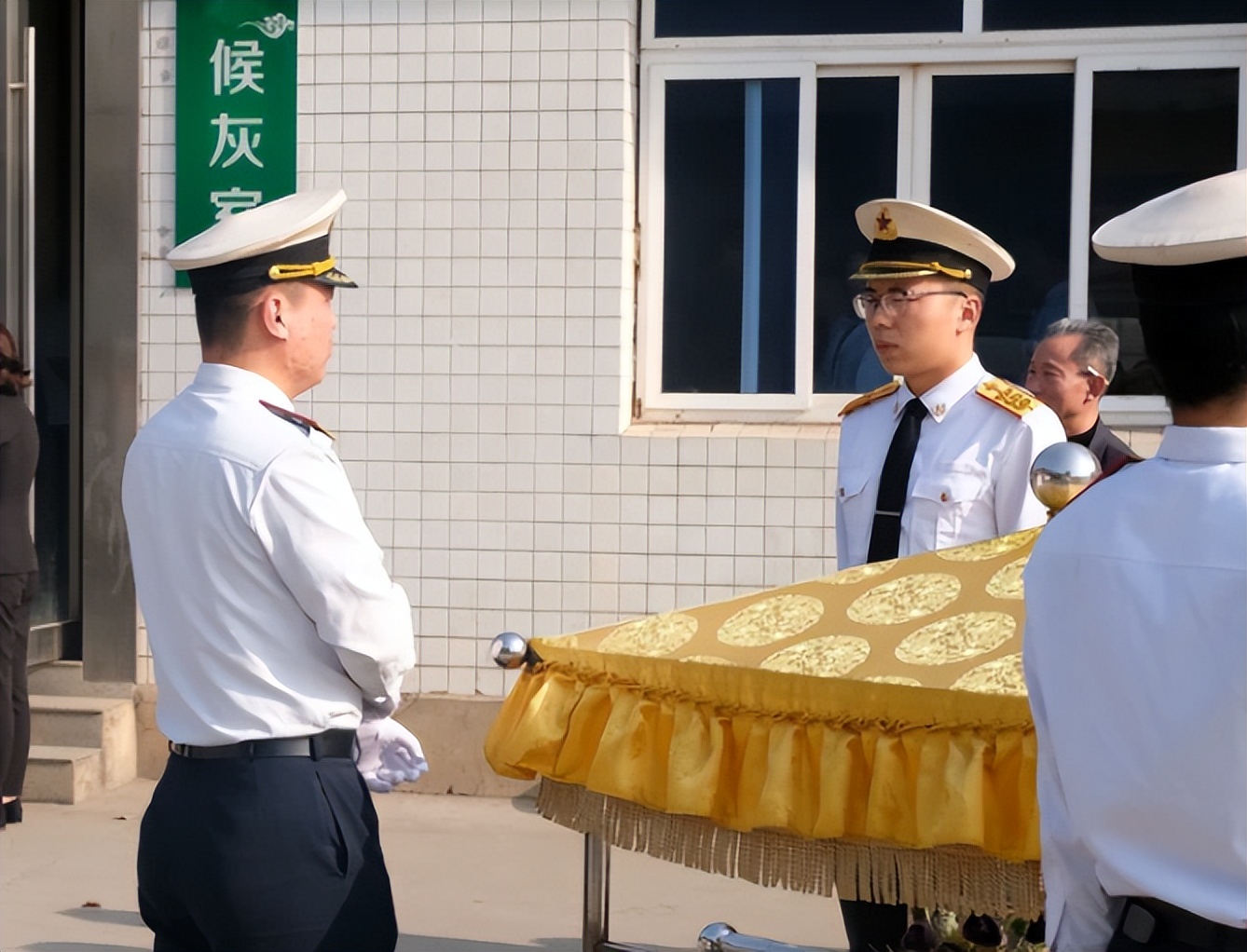 事业单位|又一事业单位公开招聘了，学历门槛放宽至初中，薪资比想象中要高