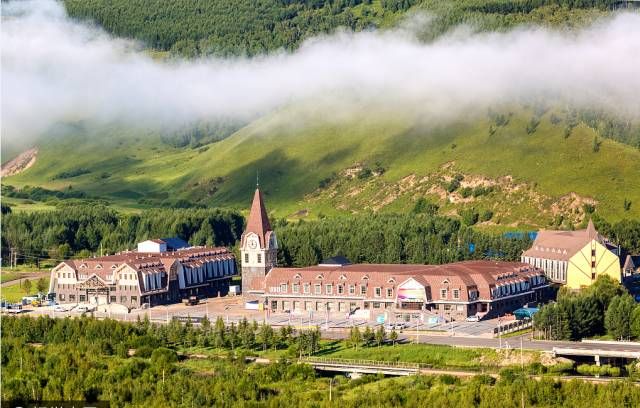 阿尔山|中蒙边界一个没有存在感的小镇,靠一波秋色刷爆连喀纳斯都羡慕!