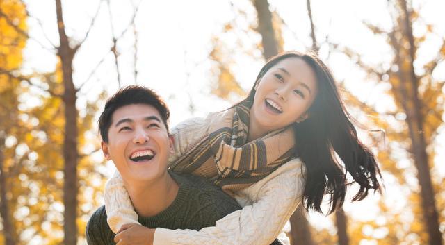 母亲不同意儿子的婚事,设计拆散两人,结果儿子跳楼自杀