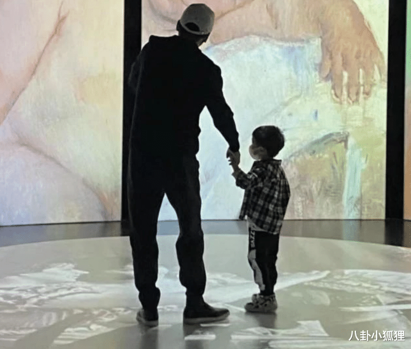 蒋勤勤|47岁蒋勤勤回娘家,被路人拍下高清生图,脸上被指有大片黄褐斑