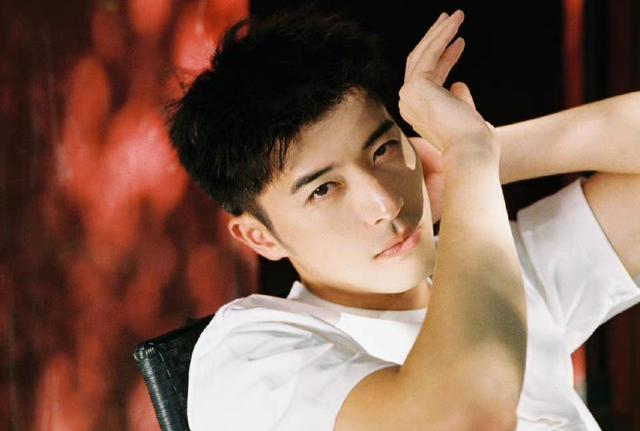 古力娜扎|娱记爆料徐开骋古力娜扎没分手,网友感叹:难道为保事业在演戏?