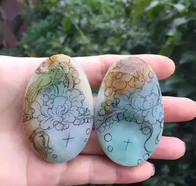 雕刻|翡翠论“种、水、色料与特色料子如何创作与雕刻”，展现出最高的价值！