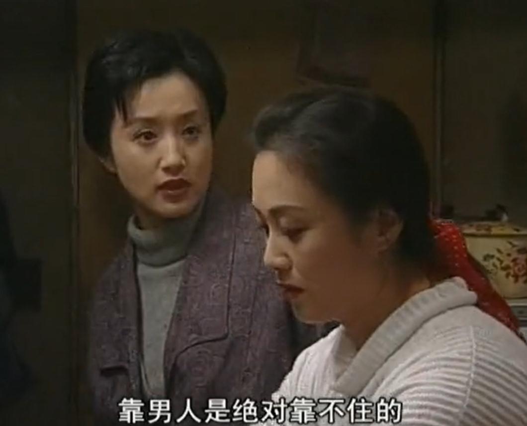 杨昆|杨昆:交不起物业费别墅被拍卖,58岁无子女,带货直播讨生活