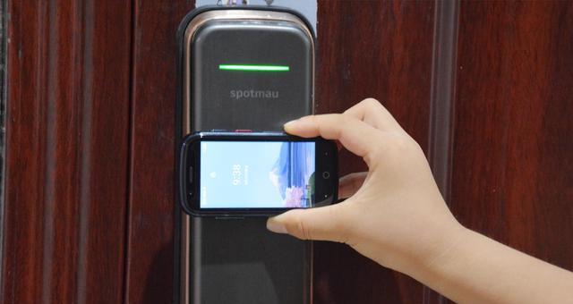 小屏|真手感，目前最值得入手的四款小屏旗舰盘点，最小仅3.5英寸