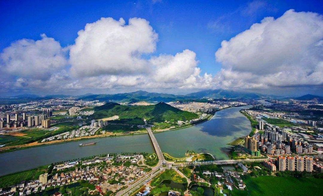 红色旅游|中国“很干净”的城市，比深圳低调，比三亚迷人，来了就想住下