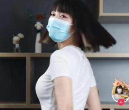 杭州郑女士身材傲人,网友偶遇求合影,照片却透出郑女士的小心机