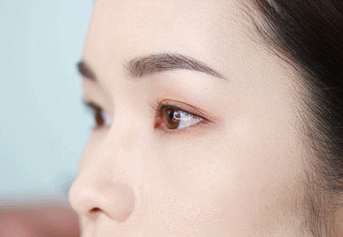 眼妆 “妆容”好不好看？就看眼部！教你眼妆4步骤，简单好看还易上手。