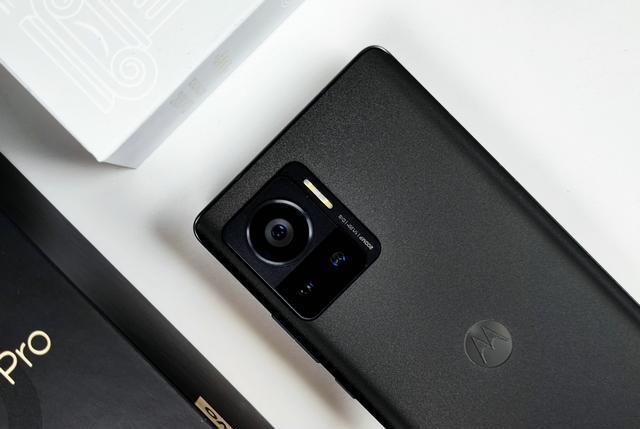 摩托罗拉|摩托罗拉motoX40Pro曝光：又是2亿像素+5100mAh电池，理想旗舰