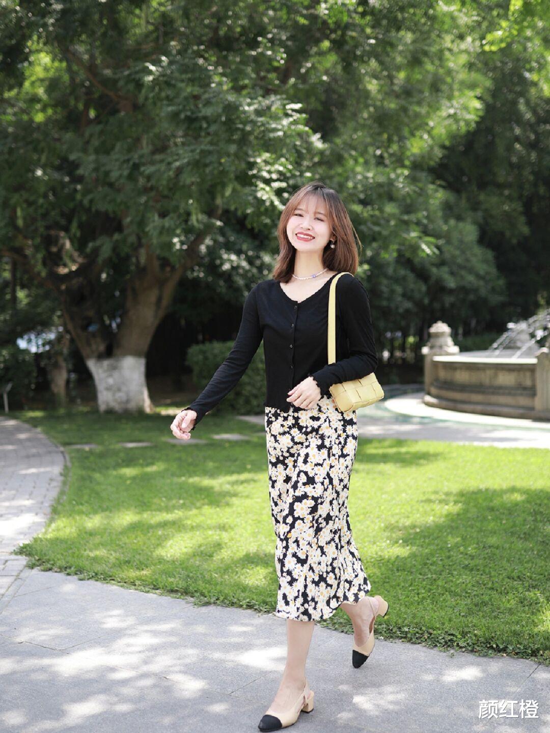 气质女人夏天多穿这4款裙子，甜美温柔又不挑身材，谁穿都美