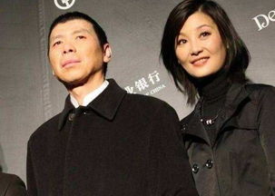 冯小刚|冯小刚调侃赵本山是黑社会后被打一耳光，反掌托后赵老高情商化解