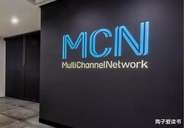 被“资本”捧红再丢弃？赚22亿仅得300万，“李子柒”毁了李子柒