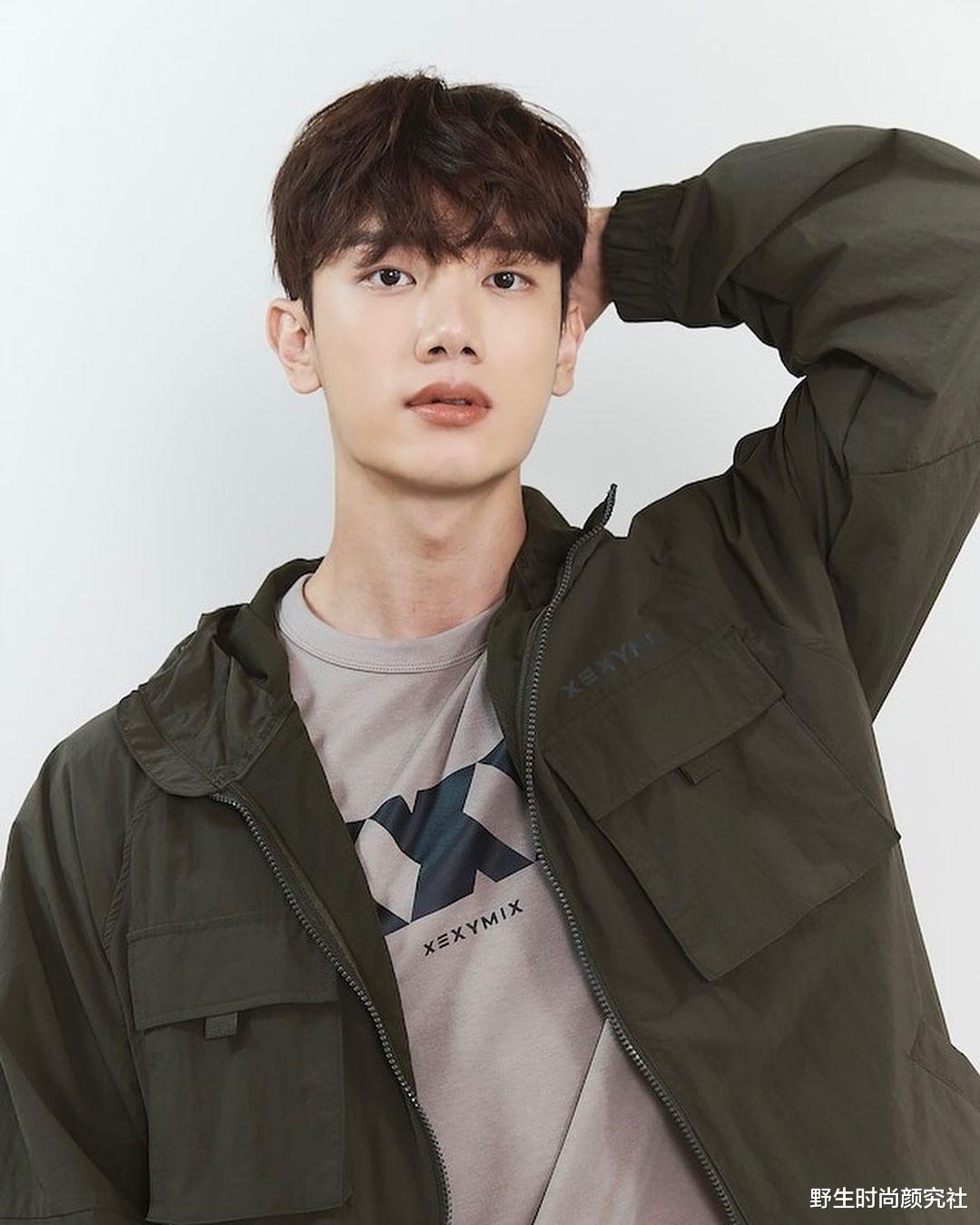 帅哥|男明星可以照他的身材“卷”起来吗？