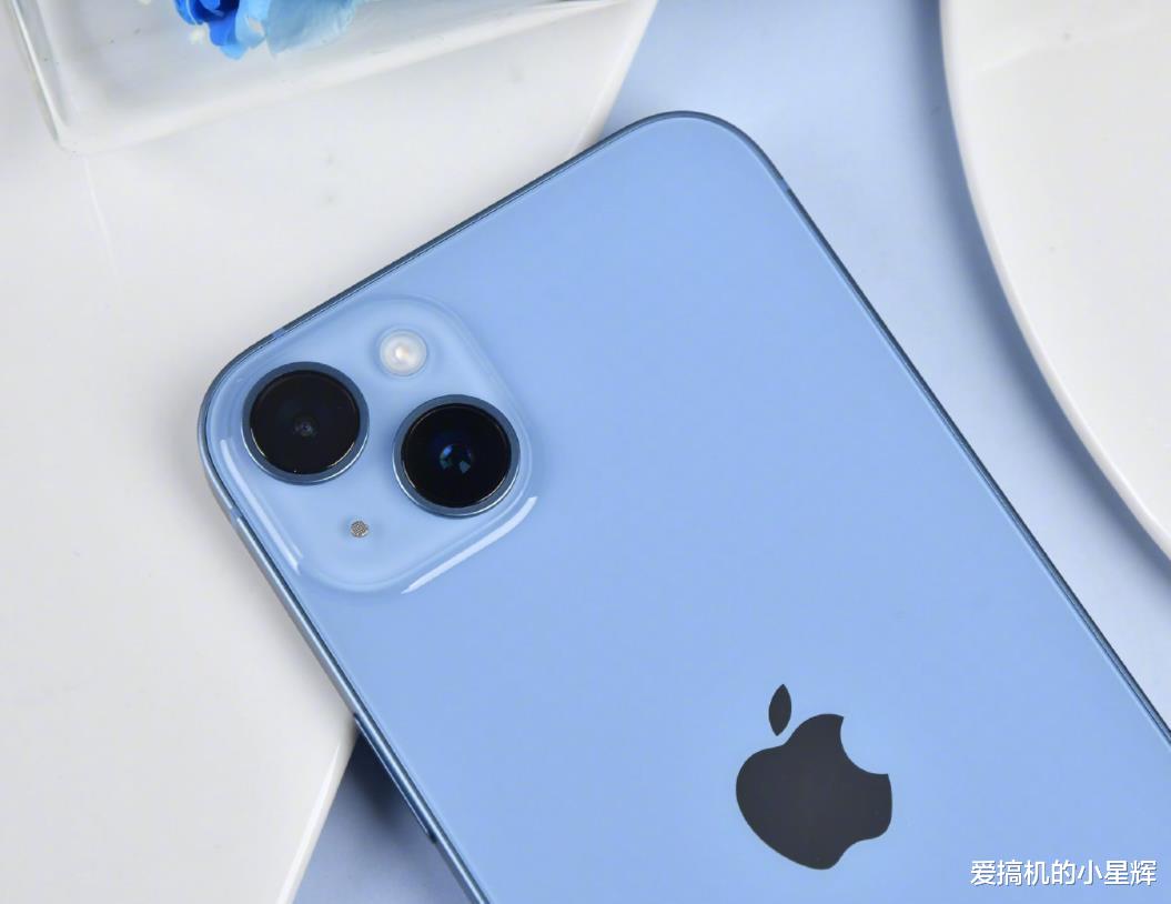 蒂姆·库克|iPhone 14一降再降,128GB跌至5099元,库克还是妥协了!