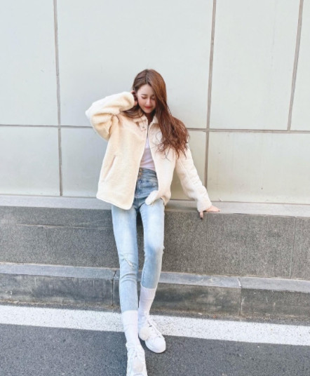 郑智薰|郭品超被传乌龙婚纱照回应：总得先求婚，新房未交房明年迎娶马泽涵