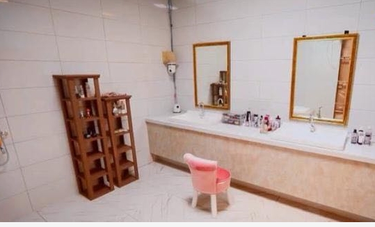 张嘉倪|“阔太”张嘉倪太会持家！住700平豪华别墅，却只用几十块的护肤品