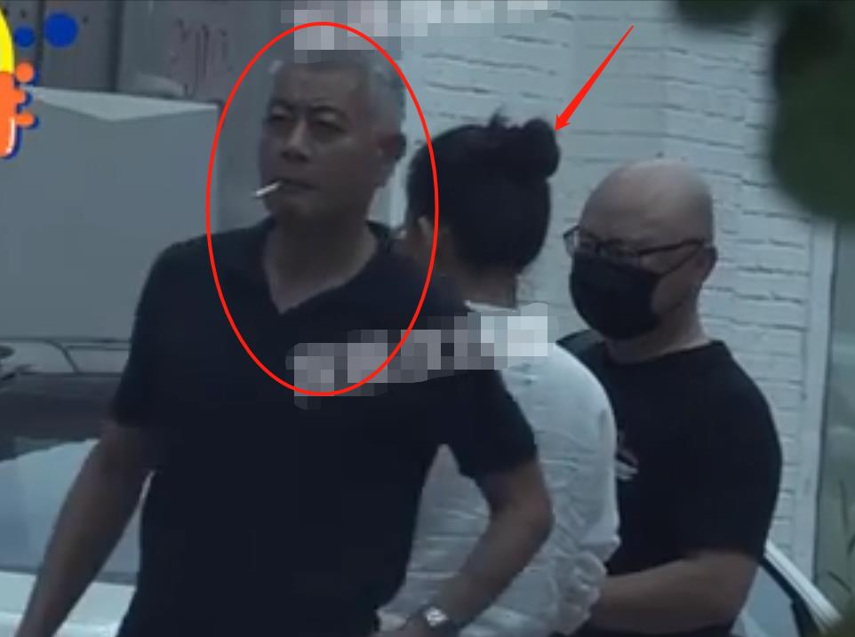 陈瑾|陈瑾:与哥哥一辈子不婚不育,却被传介入男演员婚姻,珠宝论筐数