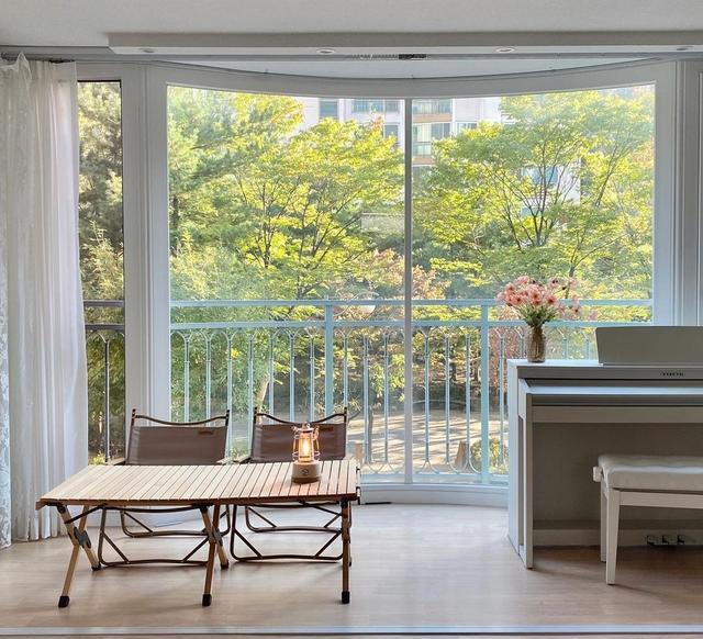 180一楼,客厅大到能打地铺,一家人在这躺着看电影,太幸福了!