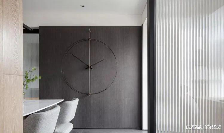 140㎡黑白灰木简约三室,合理利用承重墙