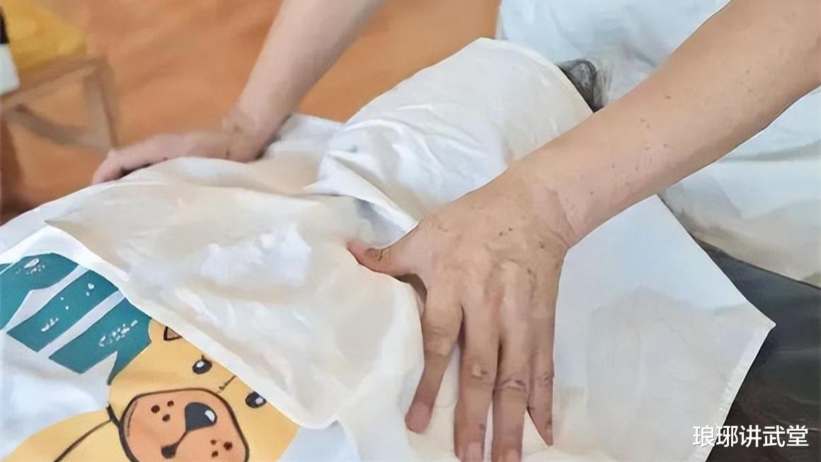 男子谎称会疏通经络治病，女子多次脱光被侵害，此旧案结果如何？