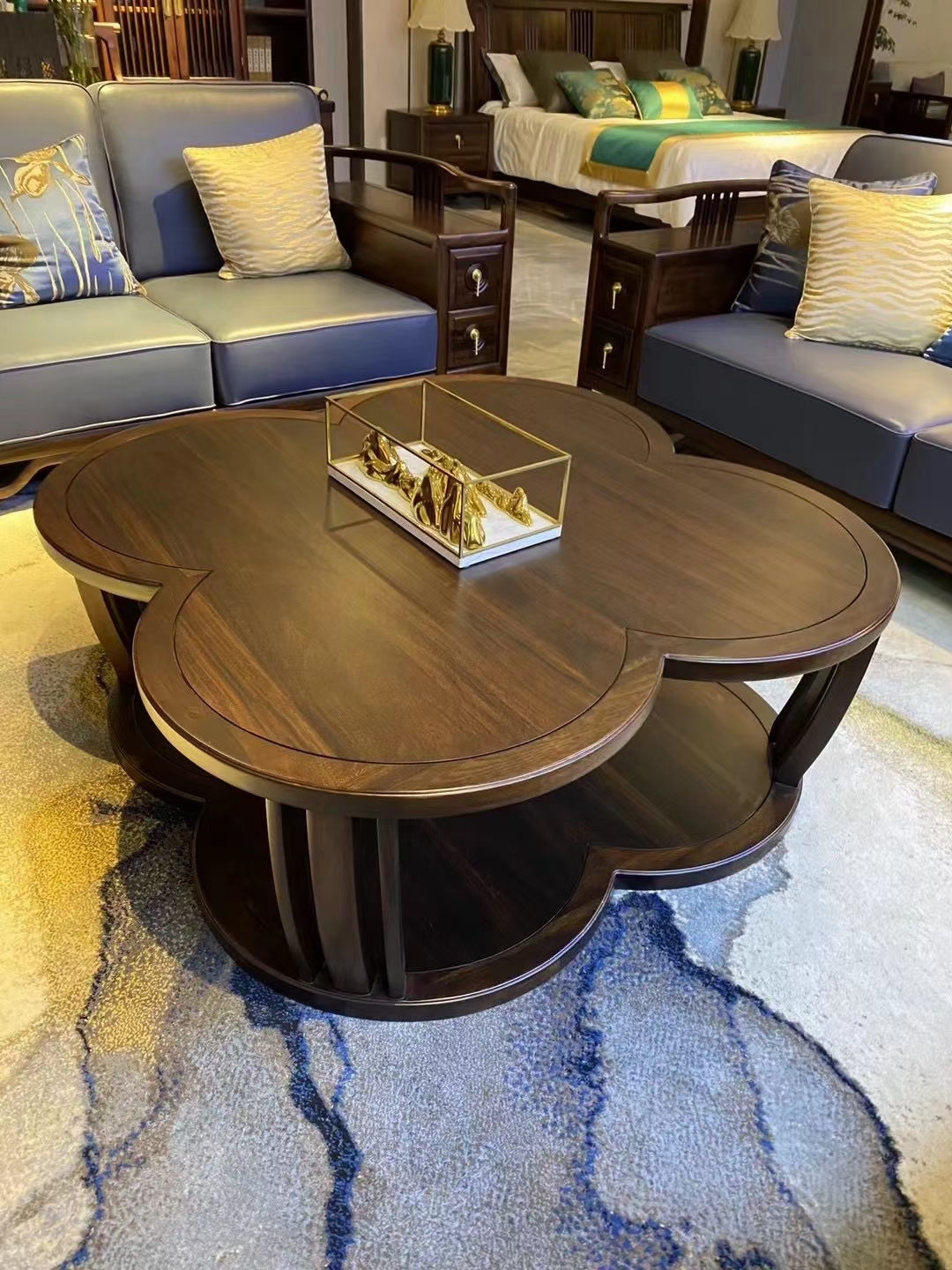 新中式家具简洁中蕴含着端庄和典雅