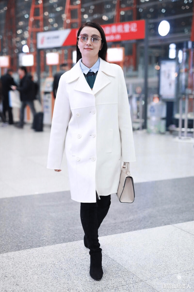 穿衣搭配|?“高级感”和“大妈感”的差别其实很明显，看陶虹、钟丽缇就知道