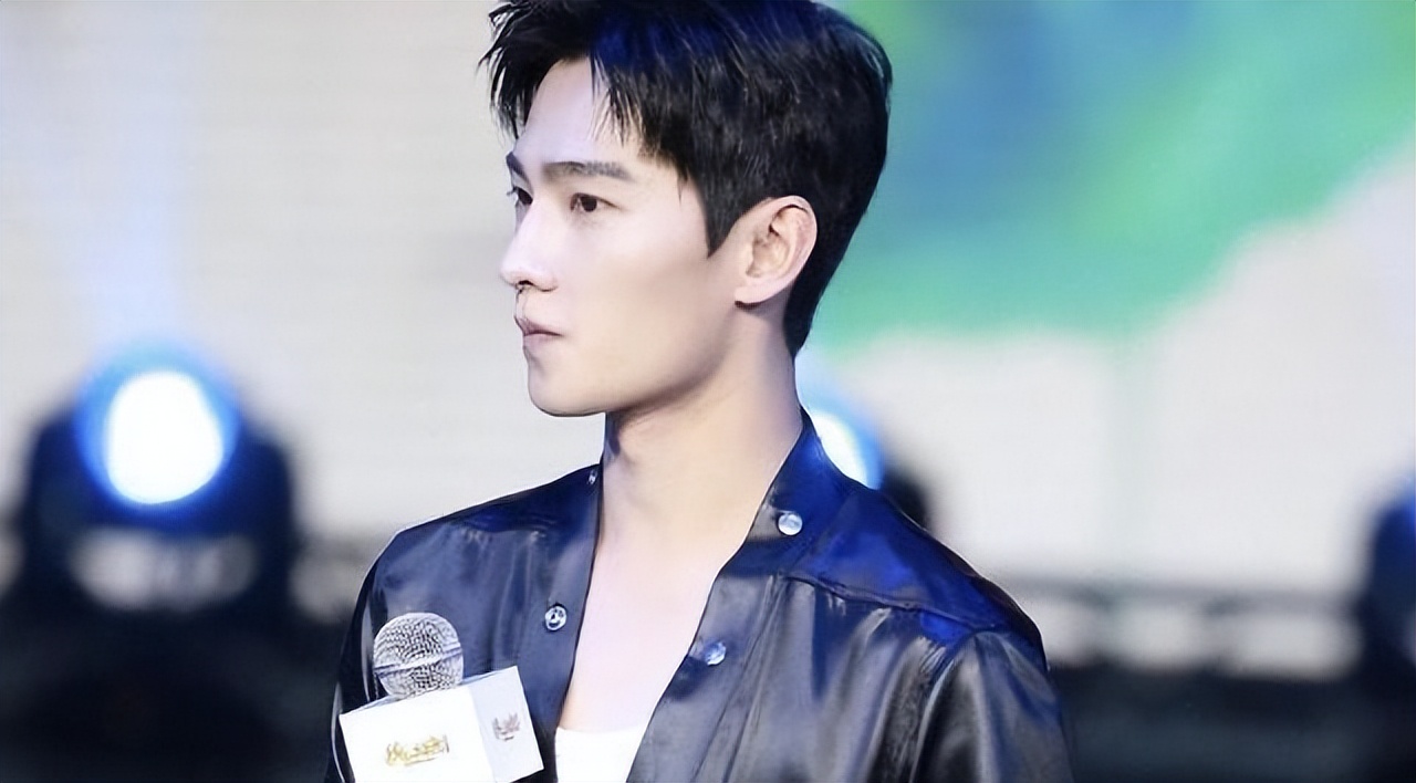 许凯|“龙须刘海”不要轻易尝试!有人仙气飘飘,有人酷似蟑螂精转世