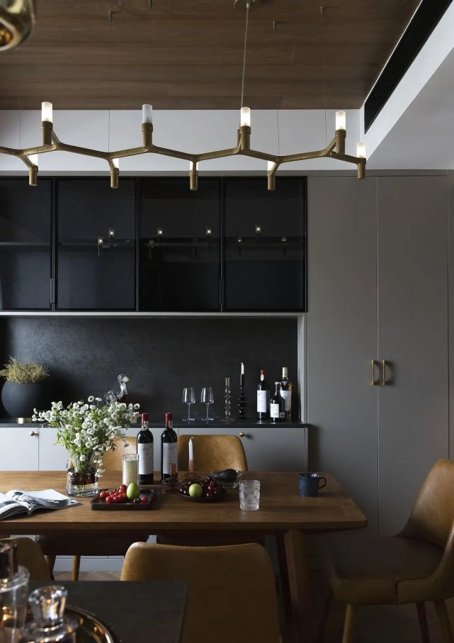 杭州一主妇晒出184㎡家内部照，不做背景墙，却是很多家庭的榜样