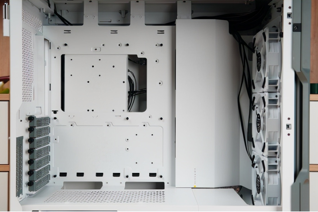 半导体|不仅要强大性能,更要超高的颜值,酷睿12代DDR5高端平台装机推荐