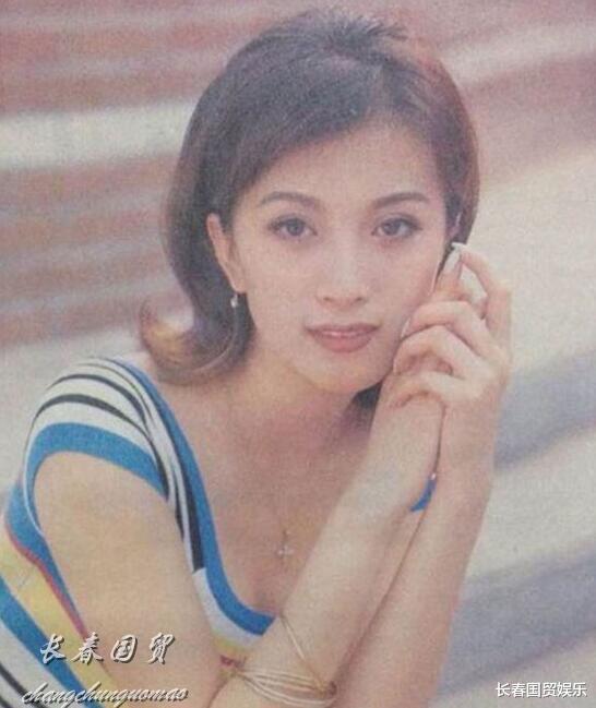 金巧巧|47岁金巧巧直播中被嘲显老,当场霸气回怼,网友拍手叫好